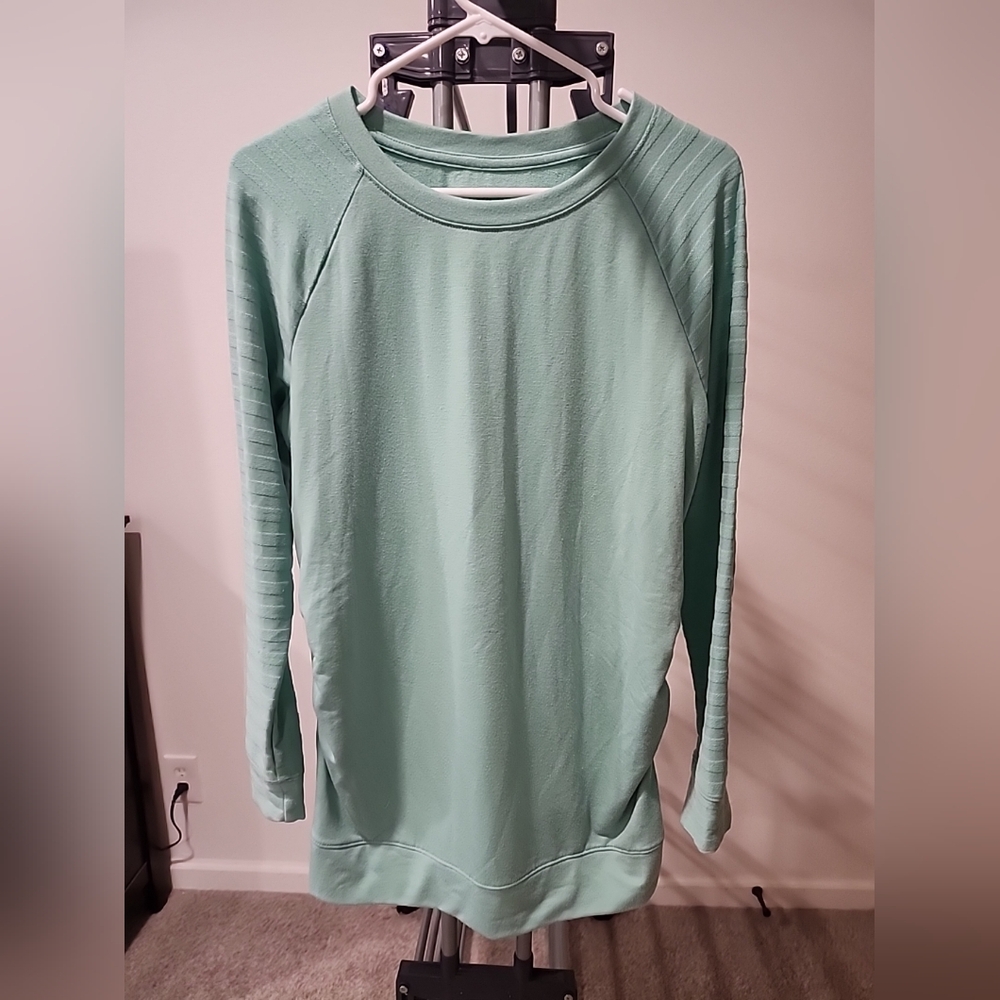 A Glow Maternity Small long sleeve sea foam green shirt